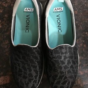 Vionic Slip on Agile Hydra BLACK 7